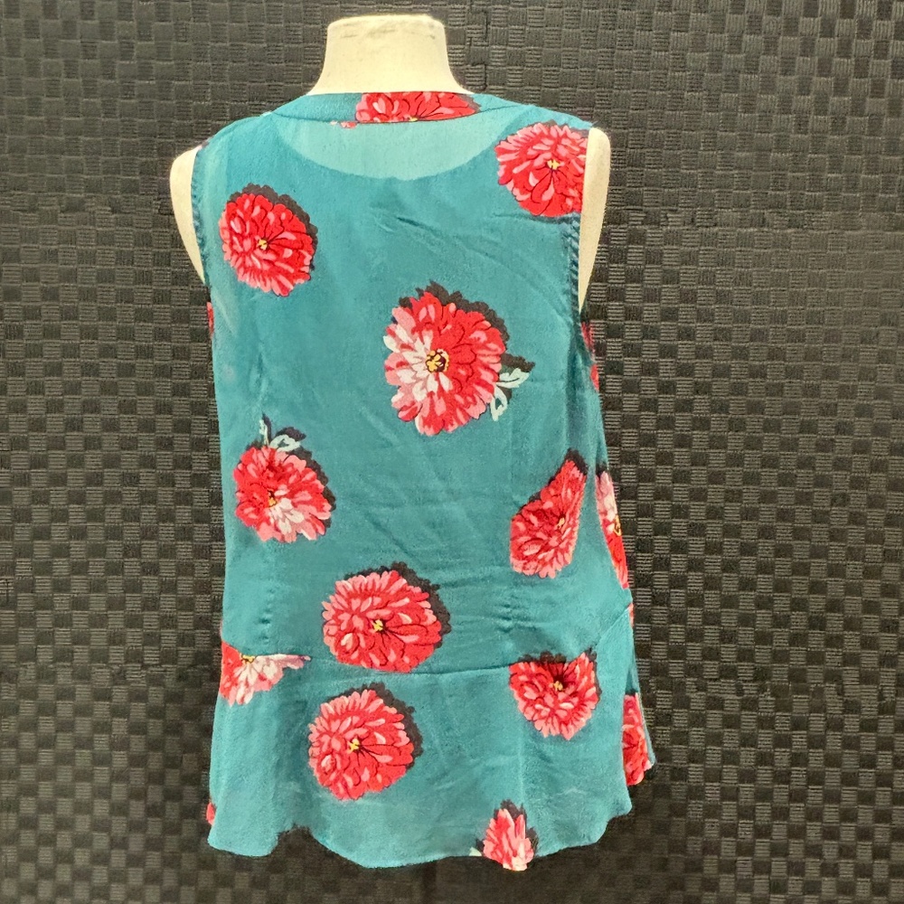 CAbi Blushing Floral Sleeveless Blouse - Picture 3 of 6